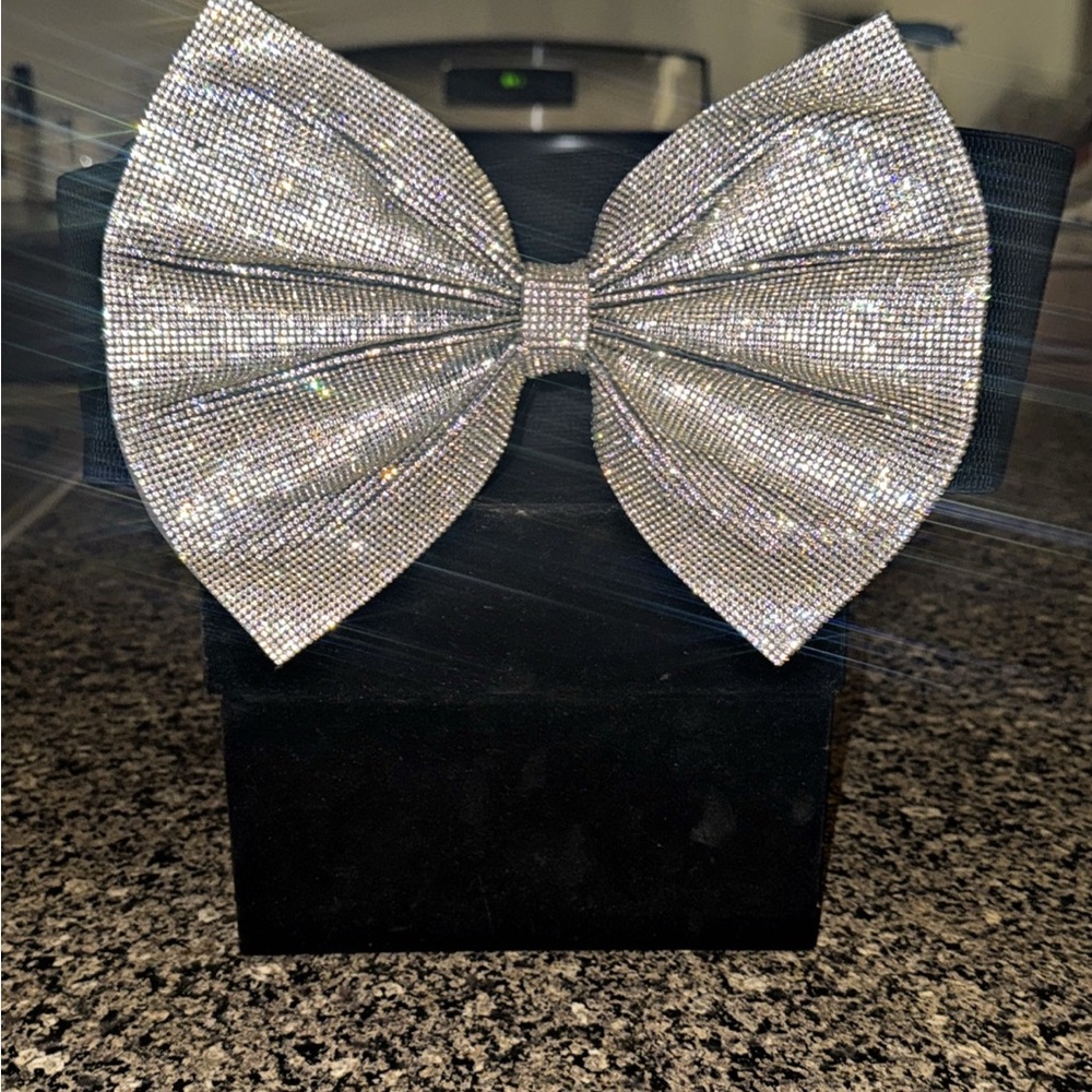 Elegant Silver Bow Belt